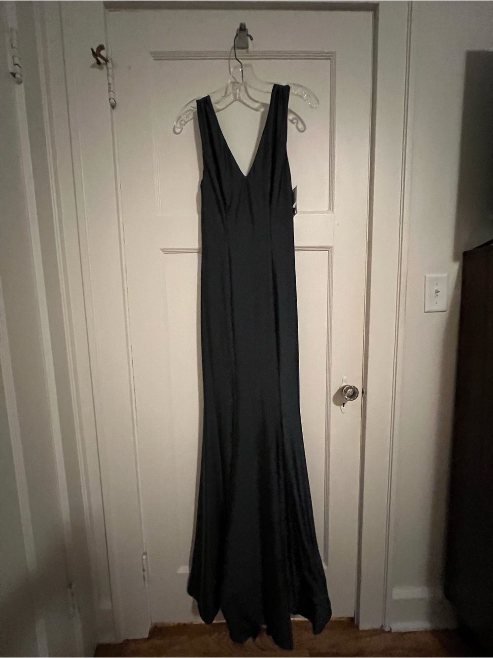 Elegant Black V-Neck Maxi Dress - Classic Evening Gown